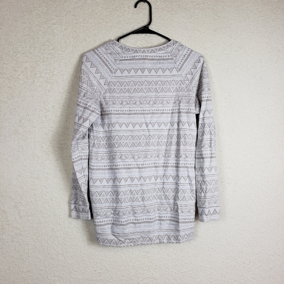 3/$15 La hearts cute aztec sweater size small - Picture 4 of 7